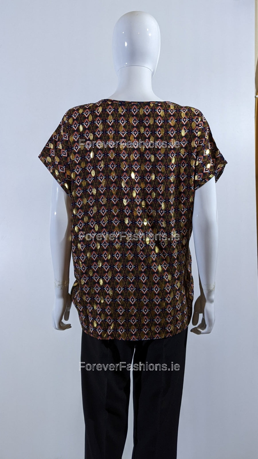 Wine Gold Detailed Pattern Top
